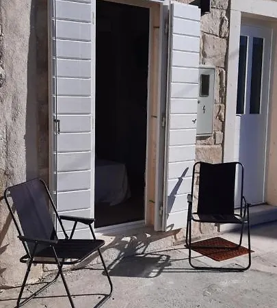 Vendégház Ceratonia Komiža