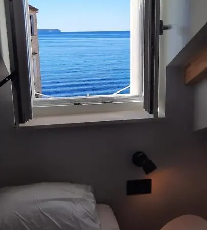 Ceratonia Vendégház Komiža